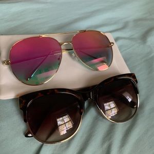 Sunglasses set.